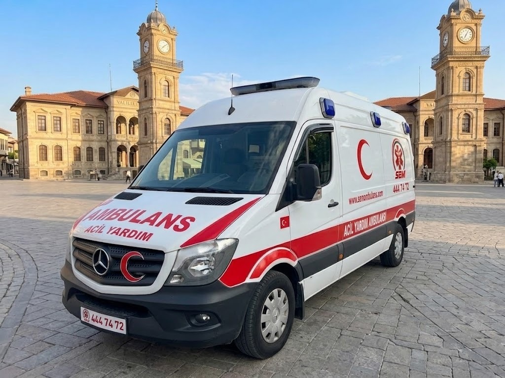 SEM Ambulans sol ön çapraz görünüm